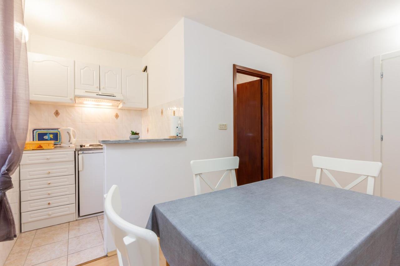 Apartments Marin With Sea View Baska  Bagian luar foto