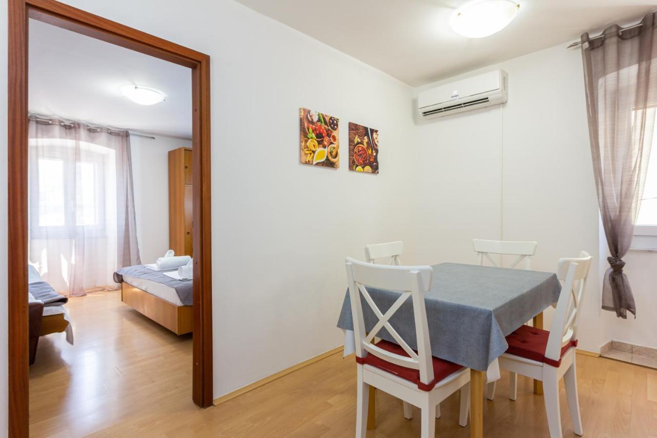 Apartments Marin With Sea View Baska  Bagian luar foto